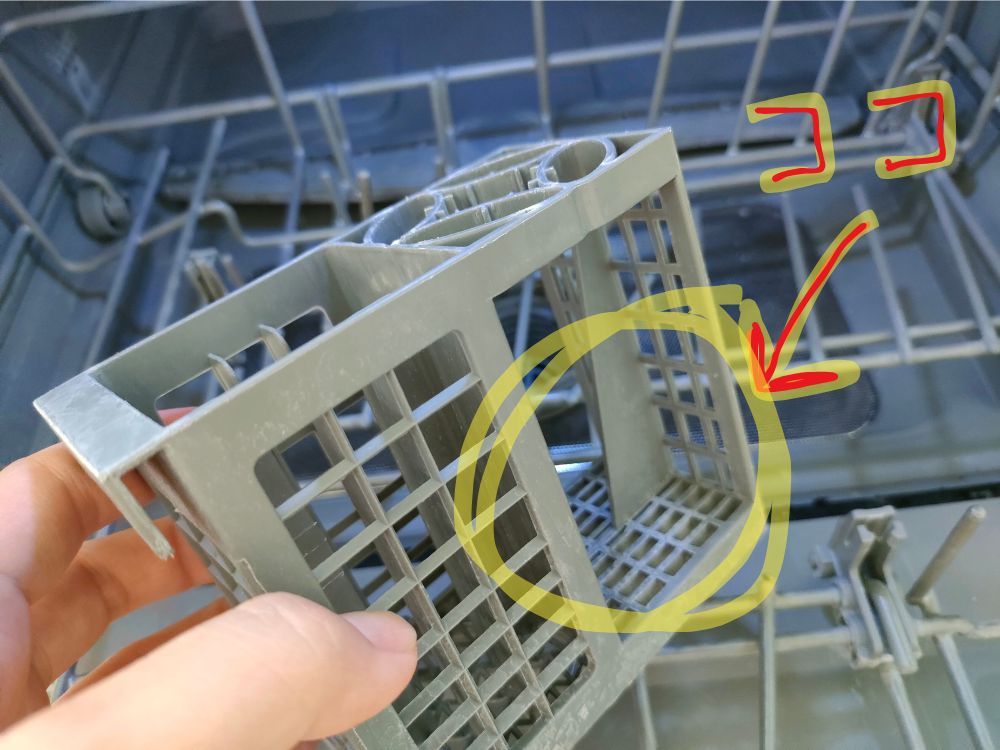 卓上型食洗機の付属の小物入れ